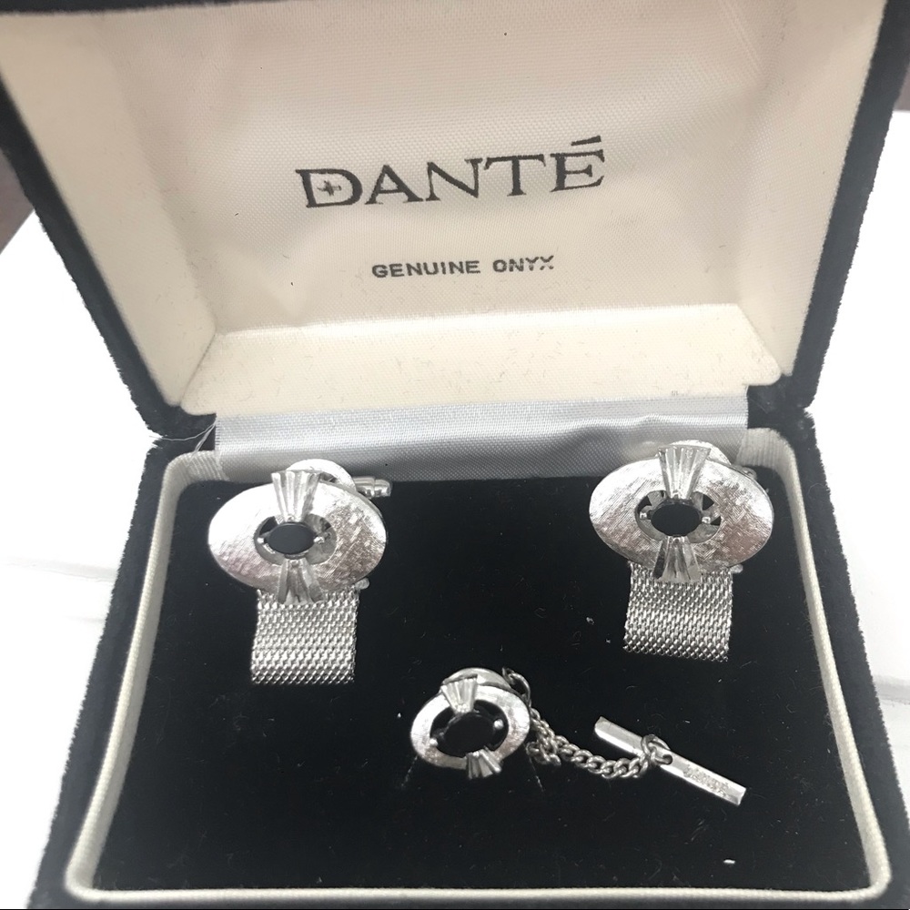 Dante cufflinks and tie pin with onyx